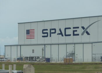 SpaceX se prepara para su salida a la Bolsa: cómo invertir desde Argentina en la mayor IPO de la historia