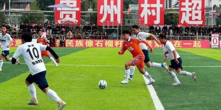 El impactante recorrido de una liga de fútbol amateur en China que impulsa una comunidad y sueña con Messi