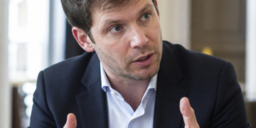 Santiago Siri habló sobre la declaración jurada de Adorni: “No era frecuente en esa época hacer inversiones tan grandes en bitcoin”