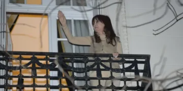 La Justicia impone nuevos límites a Cristina Kirchner y su defensa considera apelar a instancias internacionales