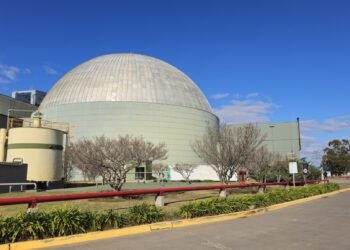 Crisis en el sector nuclear argentino a pesar de nuevos anuncios de inversión