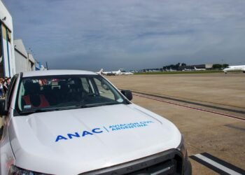 El Gobierno simplifica los requisitos para licencias y certificados a aerolíneas