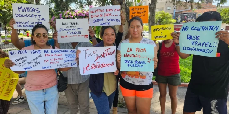 Estudiantes demandan a agencia de turismo por viaje de egresados frustrado
