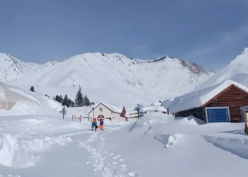 El intenso frío provocó nevadas que cubrieron diversas regiones del país