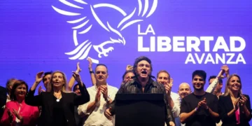 La Libertad Avanza se opone a la reelección indefinida de intendentes y critica al peronismo