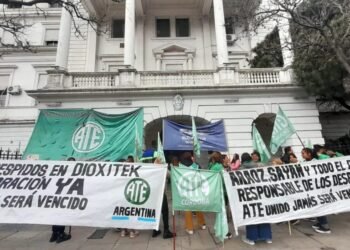 Oposición repudia despidos en la CNEA: ‘Pone en jaque nuestra soberanía nuclear’