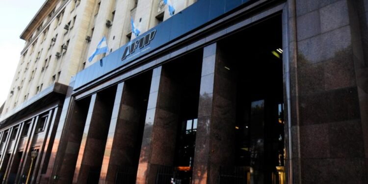 Desde hoy, los argentinos ven reflejados sus ingresos netos