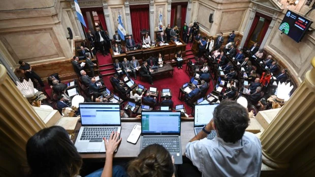 Reves legislativo: el Gobierno cede y retira la cláusula de tierras en el proyecto de propiedad privada