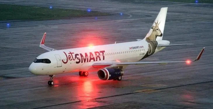 Conectividad aérea: El Gobierno habilita a JetSMART para operar la ruta Medellín – Buenos Aires