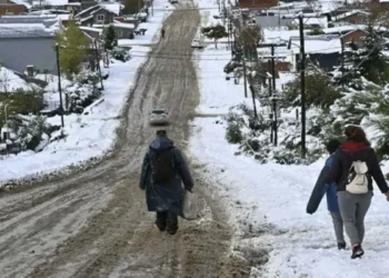 Alerta naranja y amarilla por nevadas y frío extremo para el martes 11 de agosto: provincias en riesgo