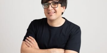 Tomás Balmaceda, filósofo: “El pensamiento no es solo para especialistas, cualquiera puede reflexionar”