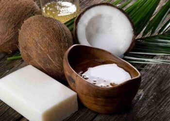 Preparar un eficaz limpiador casero con jabón de coco y bicarbonato: beneficios y recomendaciones