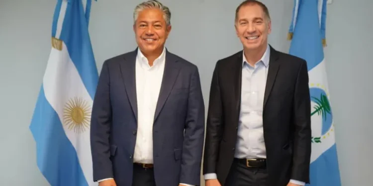 Diego Santilli se reúne con el gobernador de Neuquén para fortalecer negociaciones legislativas