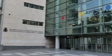 Una mujer regresó de su luna de miel y fue despedida: demandó a la empresa y obtendrá una indemnización por vulneración de derechos
