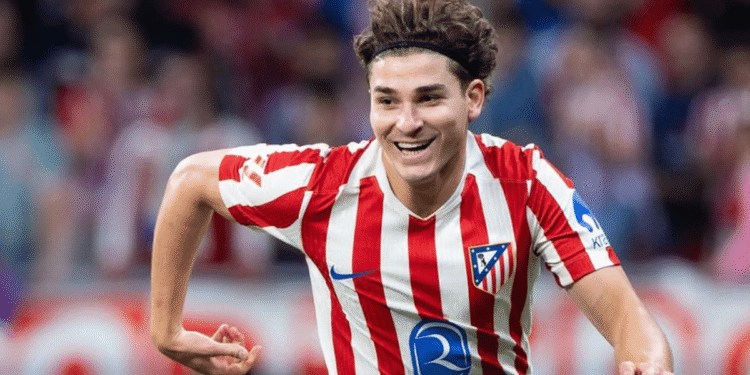 La situación de Julián Álvarez en el Atlético de Madrid genera preocupación en Europa: “Se lo prometieron”