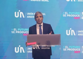 Luis Caputo responde a la UIA: ‘La mayoría de los empresarios consideran necesario un cambio de modelo, aunque resulte complicado’