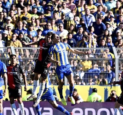 El gol en tiempo agregado que empató el clásico entre Newell’s y Central