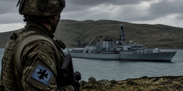 Malvinas, recursos energéticos y el fortalecimiento militar británico