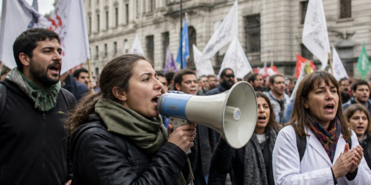 El Gobierno retoma las negociaciones con gremios universitarios, podría haber más paros por falta de acuerdos