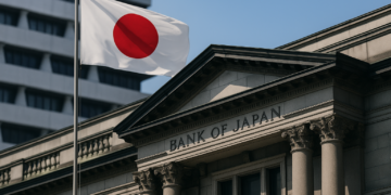 El Banco de Japón incrementa tasas a su máximo en 31 años, pero el yen sigue en caída
