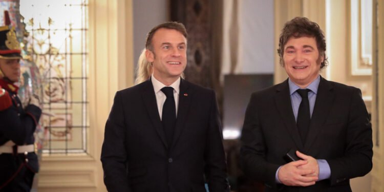 Javier Milei viaja a París para reunirse con Emmanuel Macron y atraer inversiones