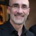 Arthur Brooks, especialista en felicidad de Harvard: “Las personas que son felices y saludables a medida que envejecen cuentan con un matrimonio sólido o amistades cercanas”