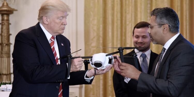 Estados Unidos implementa aranceles del 100% a drones de manufactura china