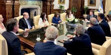 Milei reunió a su gabinete en la Casa Rosada: descartó cambios en el rumbo económico tras el triunfo de Lula y endureció su discurso electoral