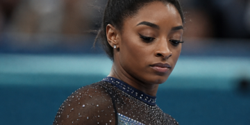 Simone Biles revela su lucha con problemas de piel en París 2024