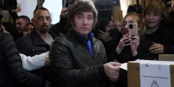 Javier Milei se reúne con gobernadores en París y avanza en la suspensión de las PASO