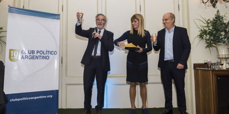 Reclamo por una mayor inversión en Ciencia y Tecnología en Argentina