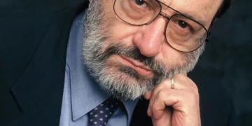 Umberto Eco, influyente autor y semiólogo: “Quien no lee, a los 70 años habrá vivido una sola vida: la propia”